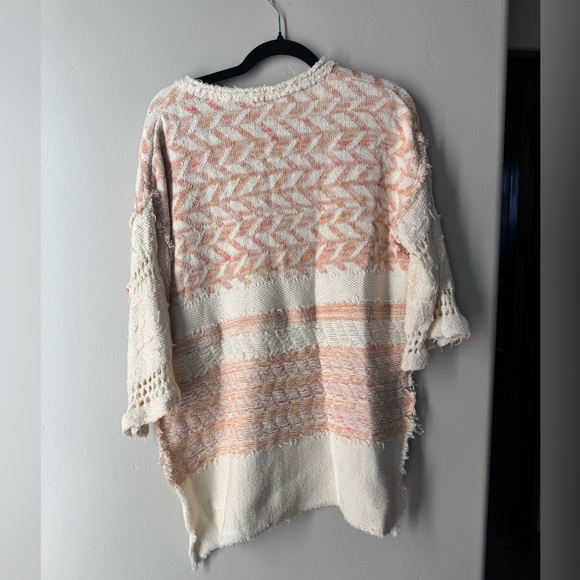 Free People Boho Poncho Sweater Peach Ivory Raw Hem Coastal Knit Cottagecore - Picture 7 of 7